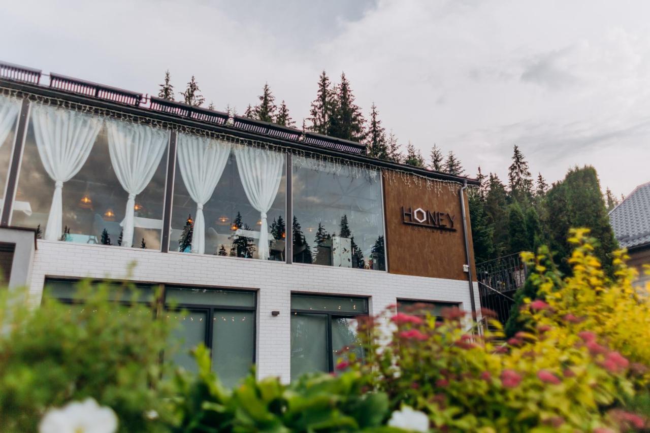 Hotel Vedmezhyi Dvir บูโคเวล ภายนอก รูปภาพ