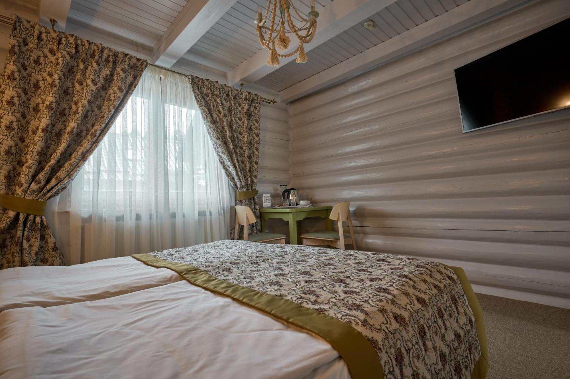 Hotel Vedmezhyi Dvir บูโคเวล ภายนอก รูปภาพ