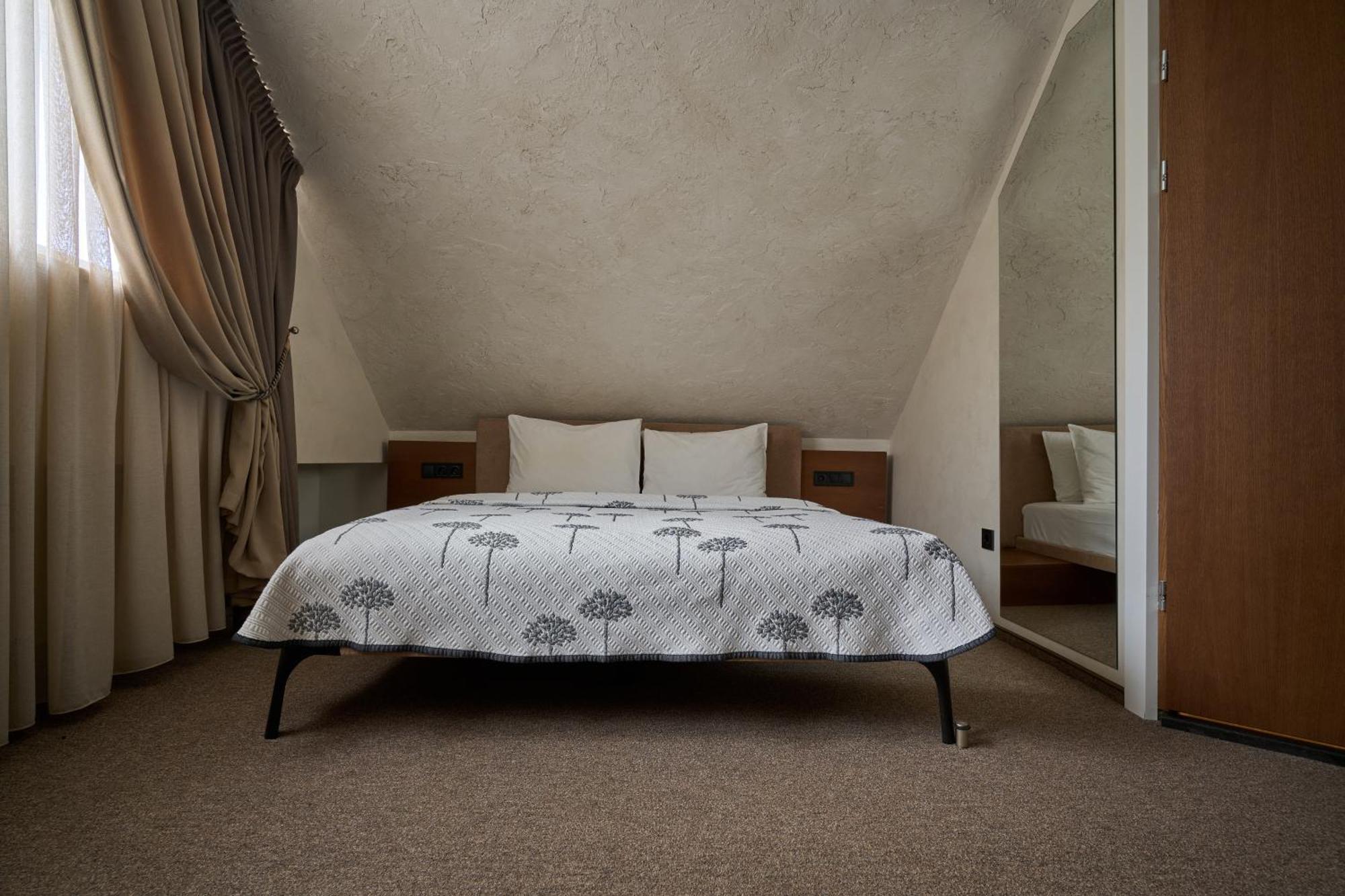 Hotel Vedmezhyi Dvir บูโคเวล ภายนอก รูปภาพ