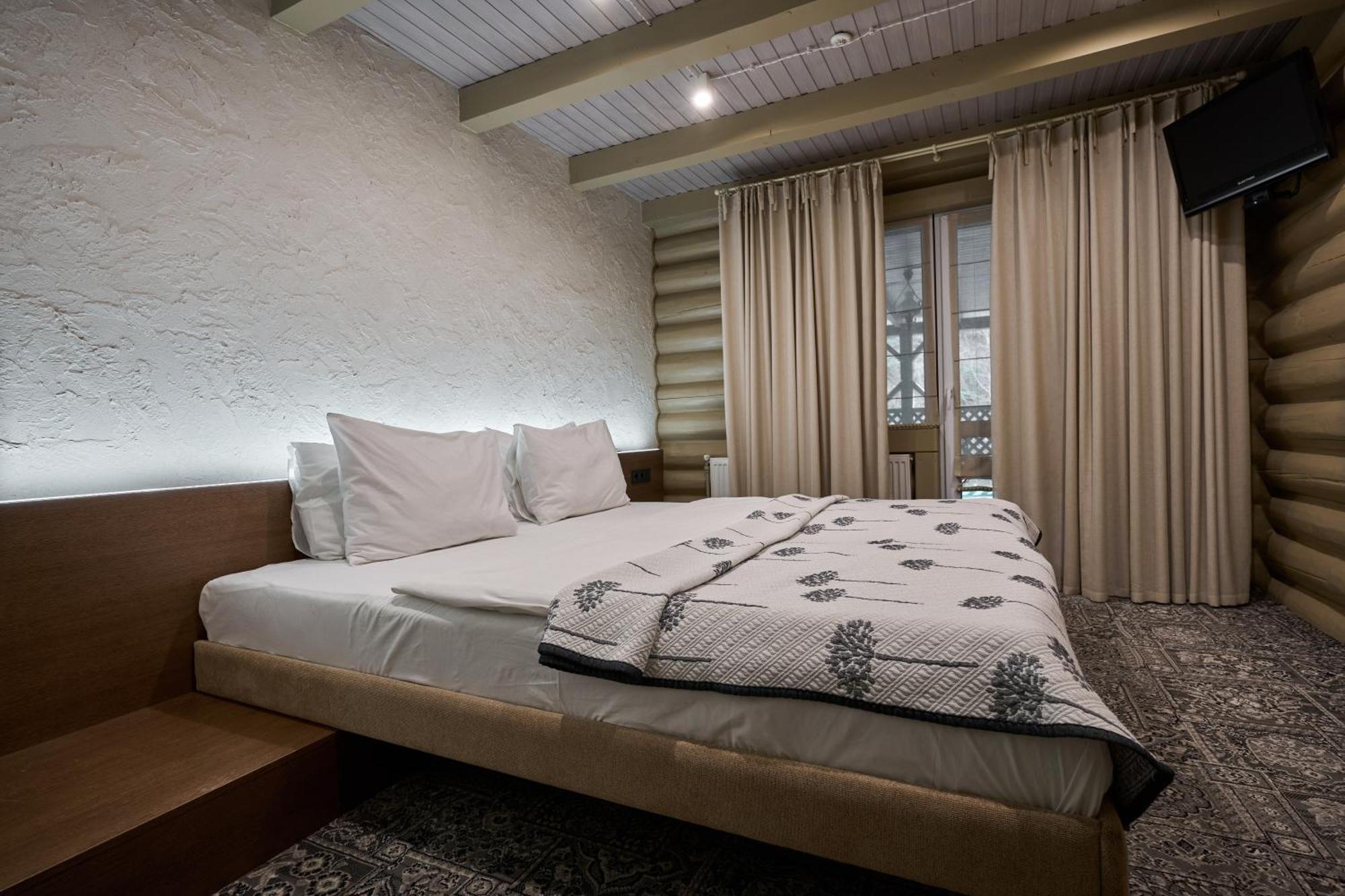 Hotel Vedmezhyi Dvir บูโคเวล ภายนอก รูปภาพ
